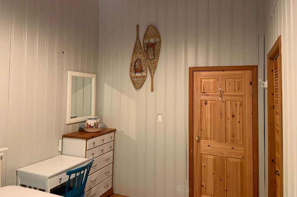 Photo of Bedroom in Chandos Lake