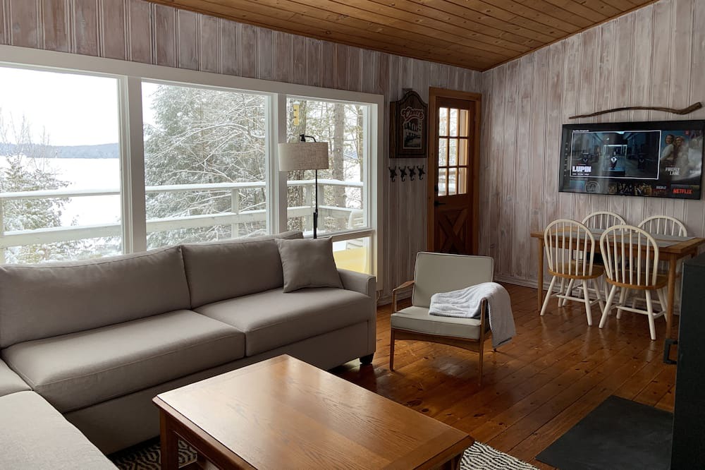 Photo of Outdoor in Chandos Lake