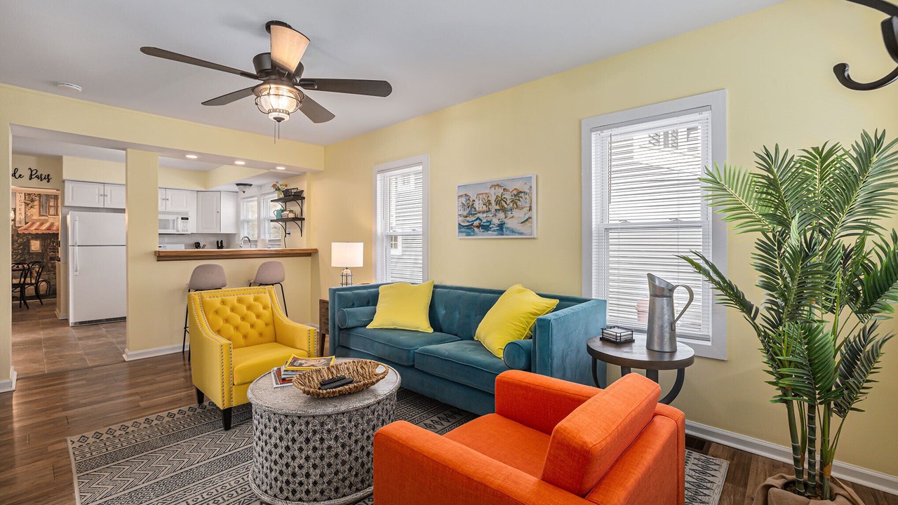Photo of Livingroom in Bryant Pattengill East