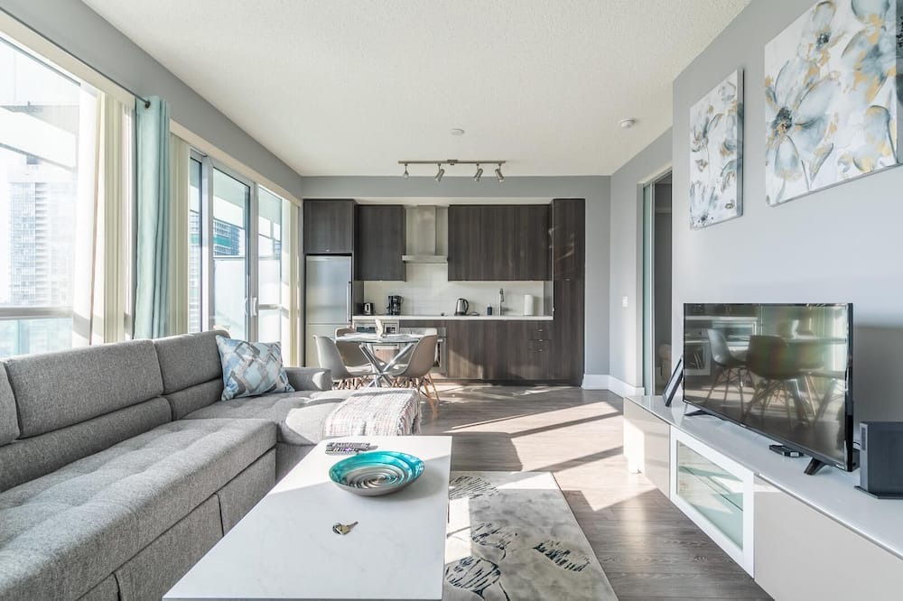 Photo of Livingroom in Toronto Entertainment District
