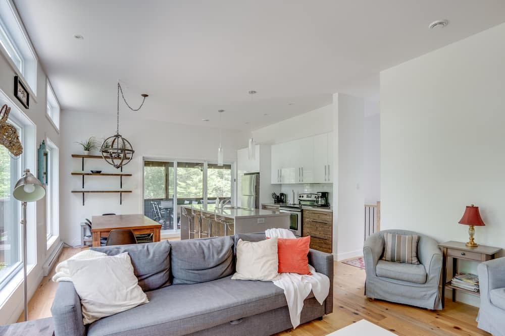 Photo of Livingroom in Sainte-Emelie-de-L'Energie