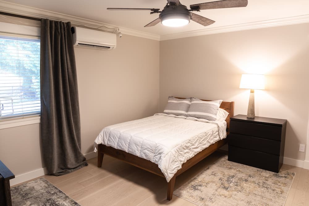 Photo of Bedroom in Lions Bay
