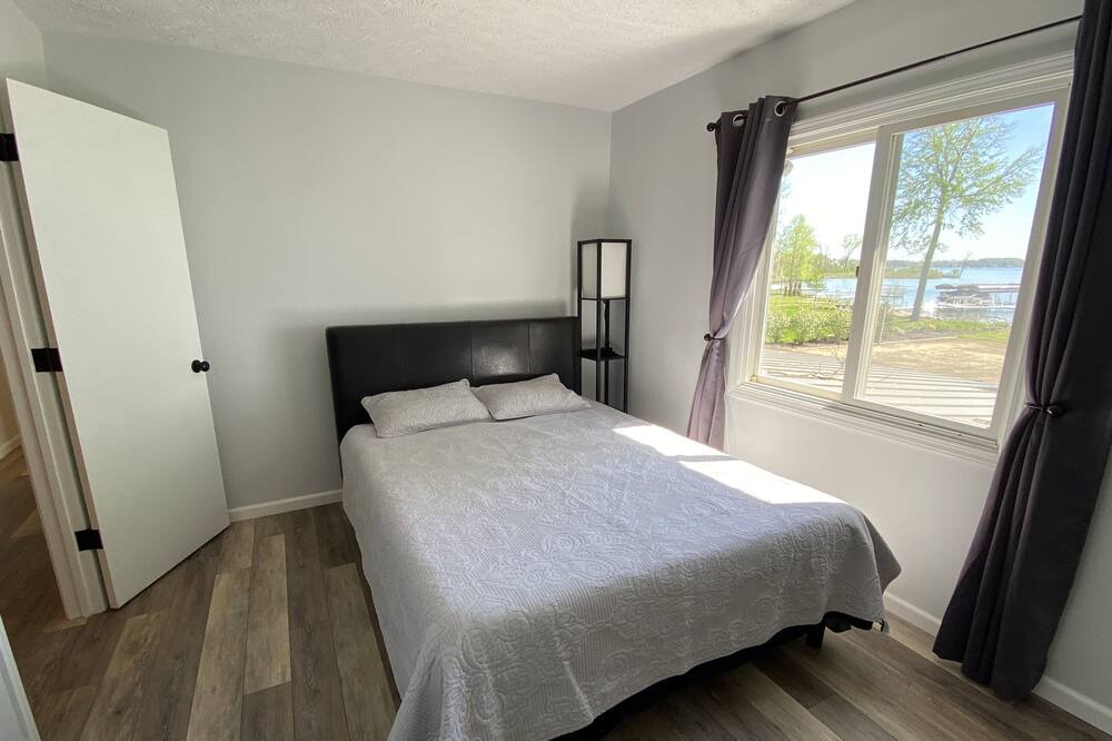Photo of Bedroom in Cassopolis