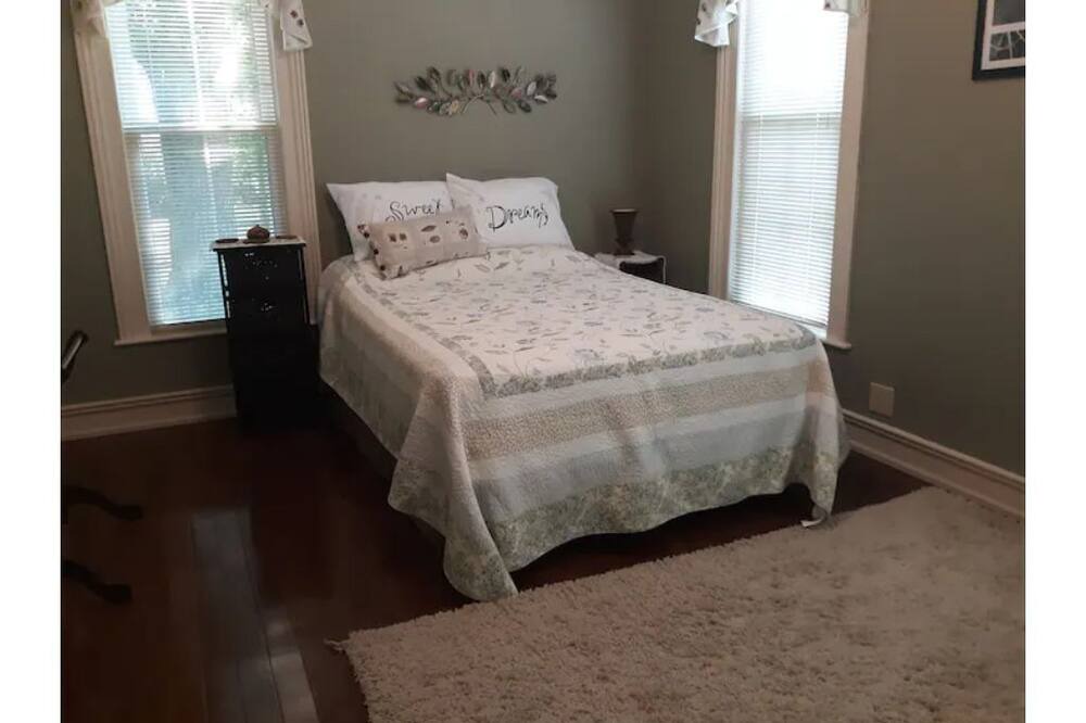 Photo of Bedroom in North Kingsville