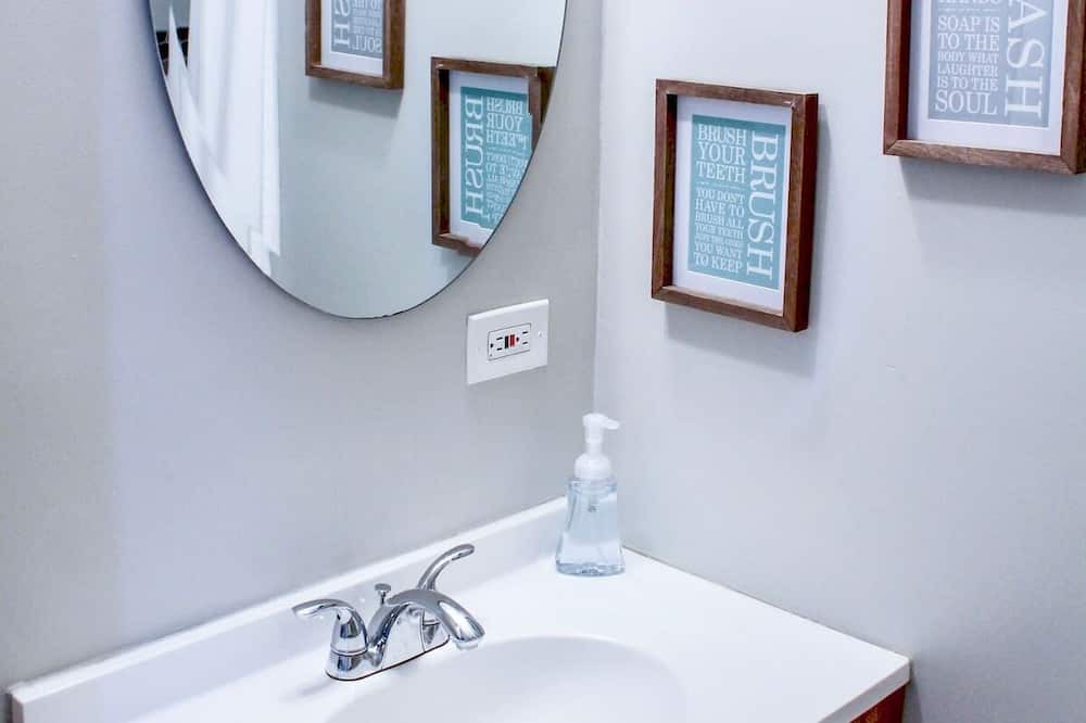 Photo of Bathroom in Fairview Park