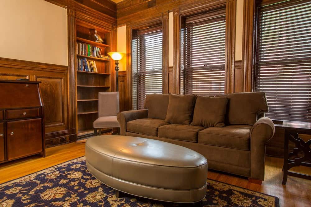 Photo of Livingroom in East Avenue