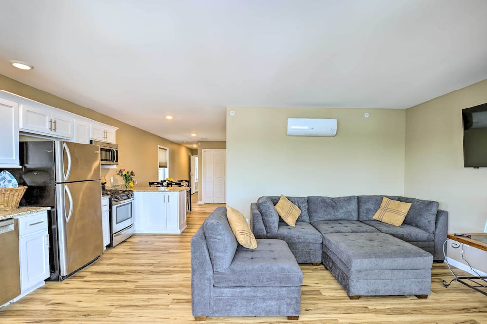 Photo of Livingroom in Conesus