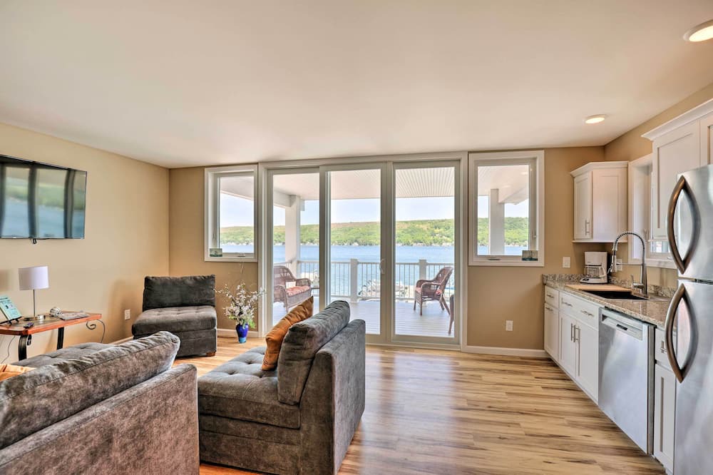 Photo of Patio Balcony in Conesus