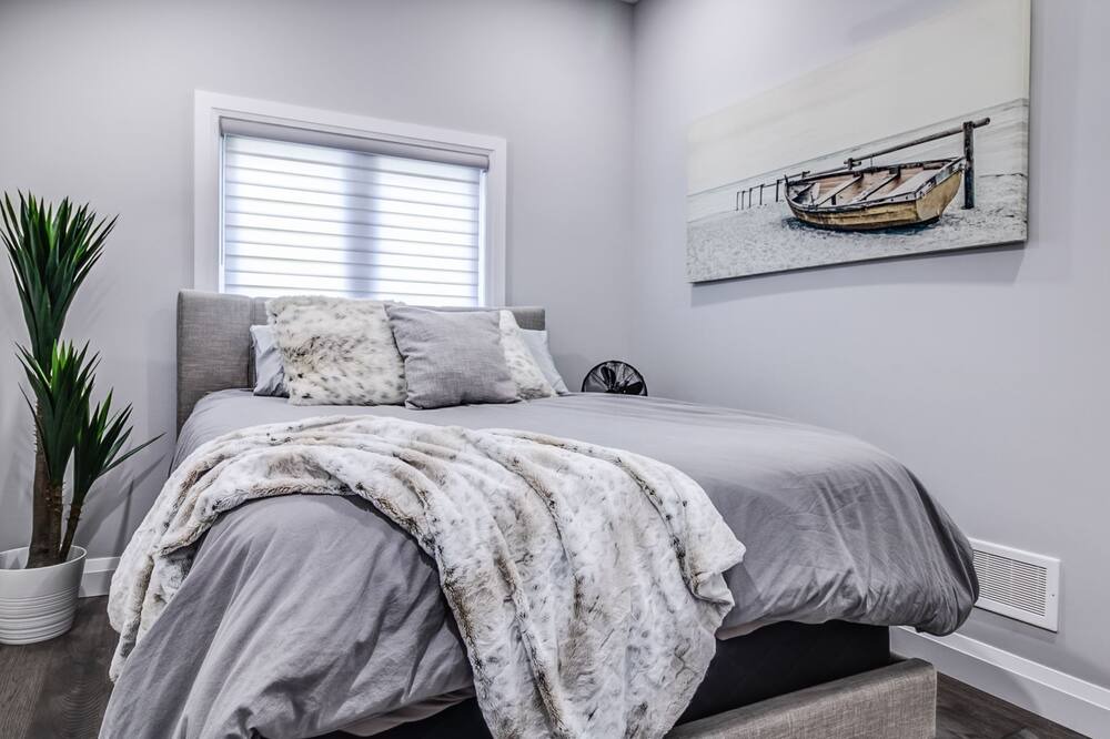 Photo of Bedroom in Lakeshore