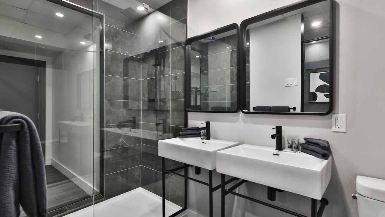 Photo of Bathroom in Ville-Marie