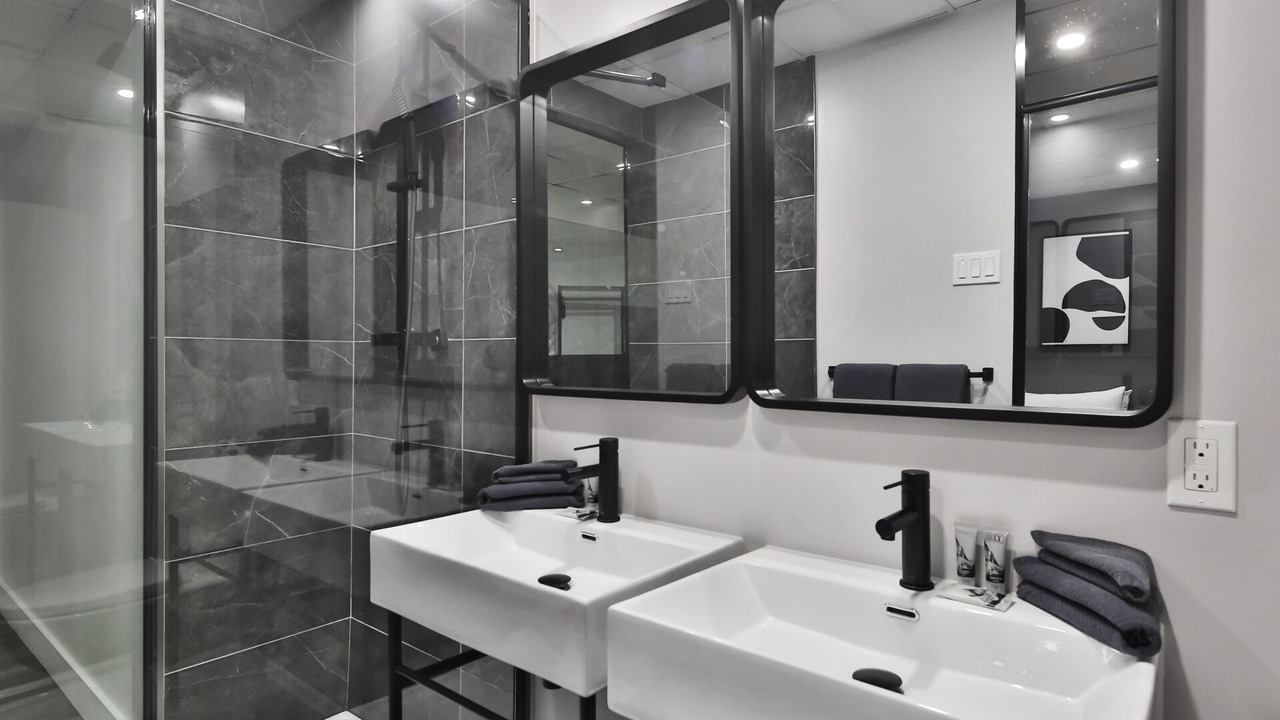 Photo of Bathroom in Ville-Marie