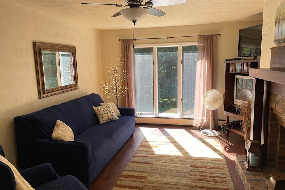 Photo of Livingroom in Findley Lake