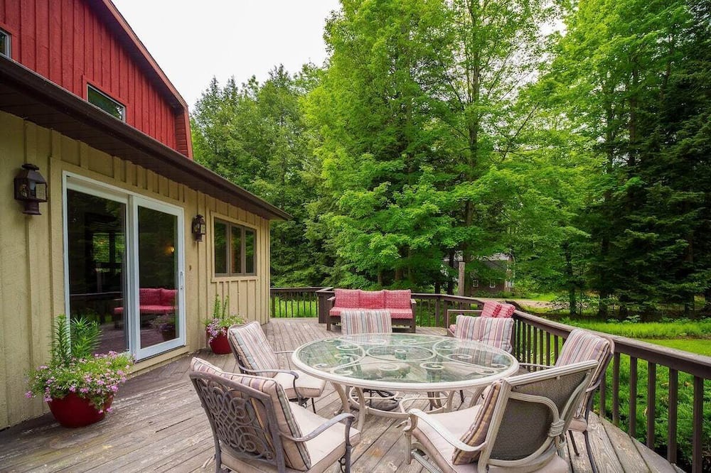 Photo of Patio Balcony in Findley Lake