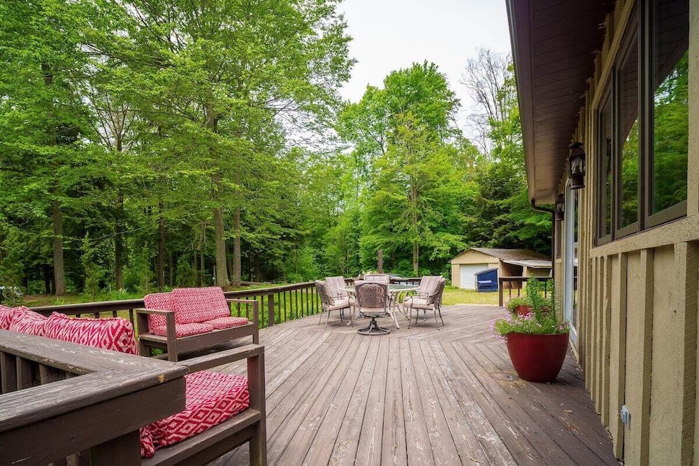 Photo of Patio Balcony in Findley Lake