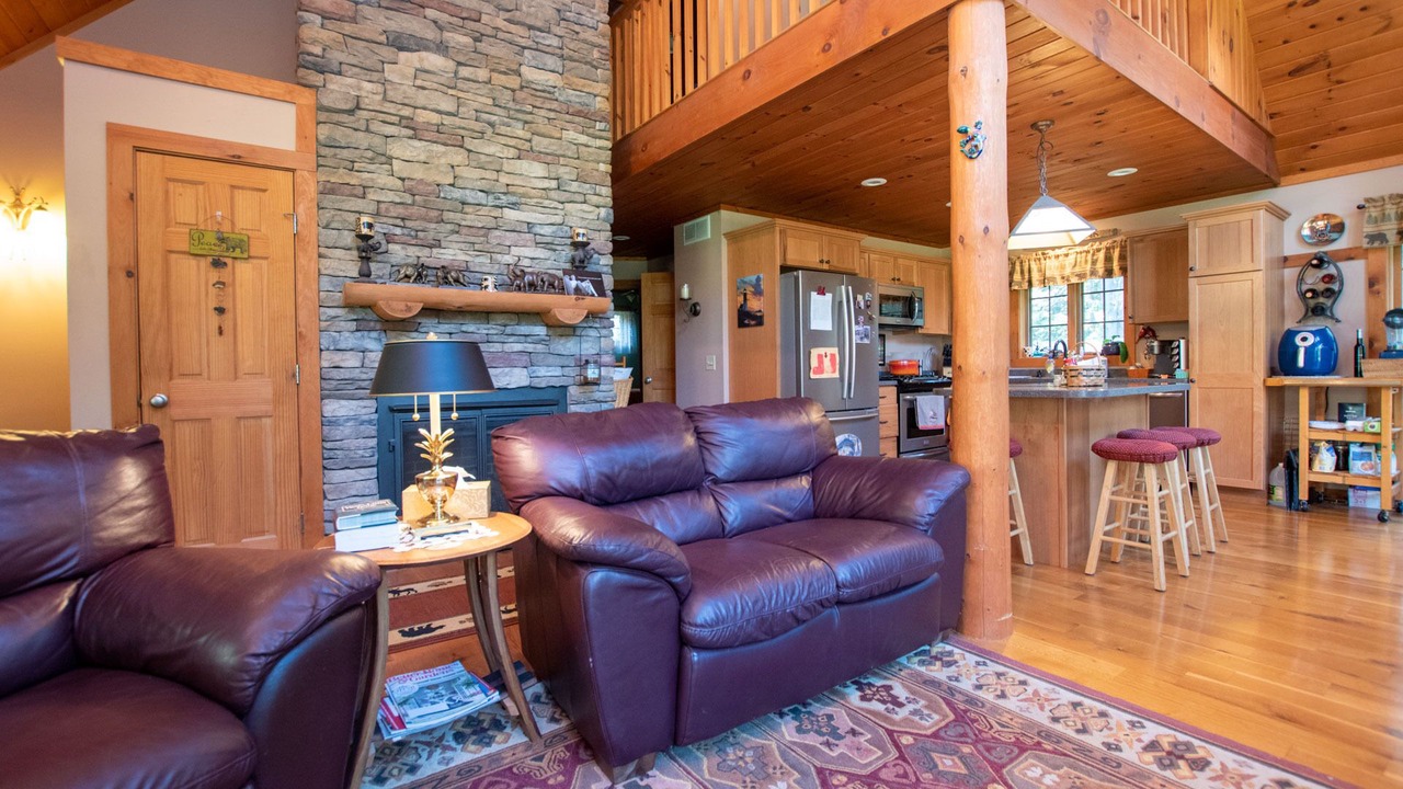 Photo of Livingroom in Hammondsport