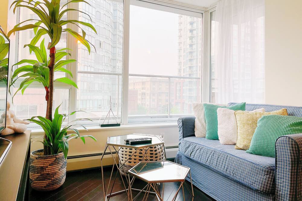 Photo of Livingroom in Crosstown