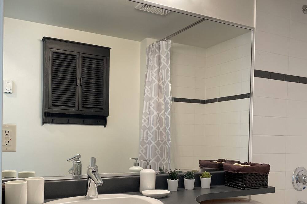 Photo of Bathroom in Crosstown