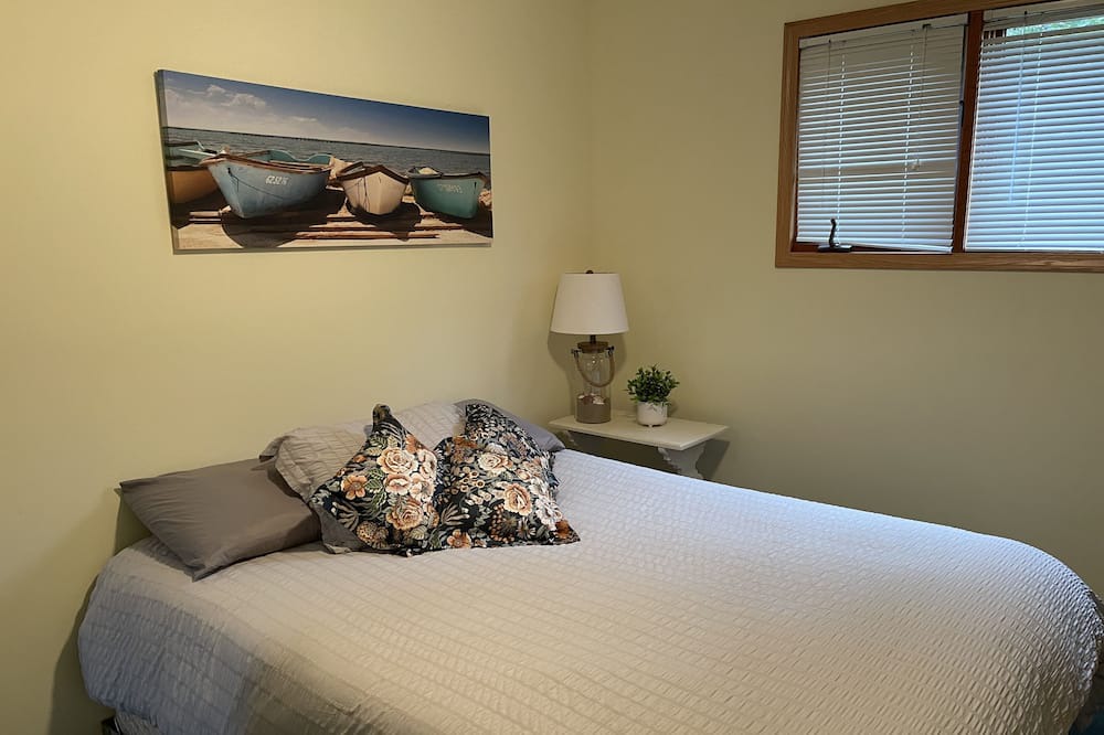 Photo of Bedroom in Sandy Hook