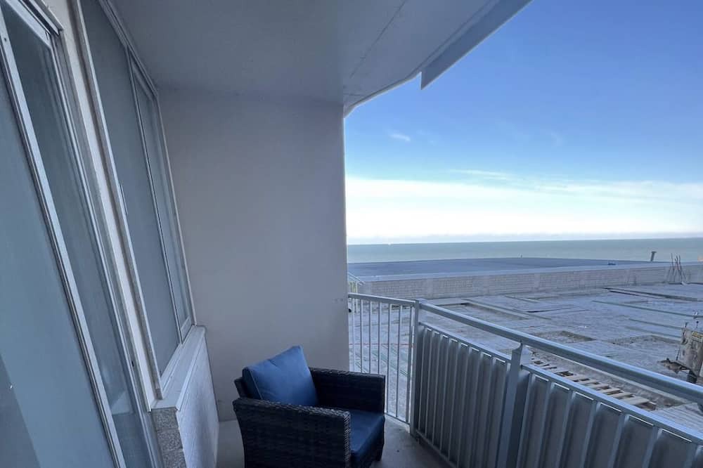 Photo of Patio Balcony in Lakewood