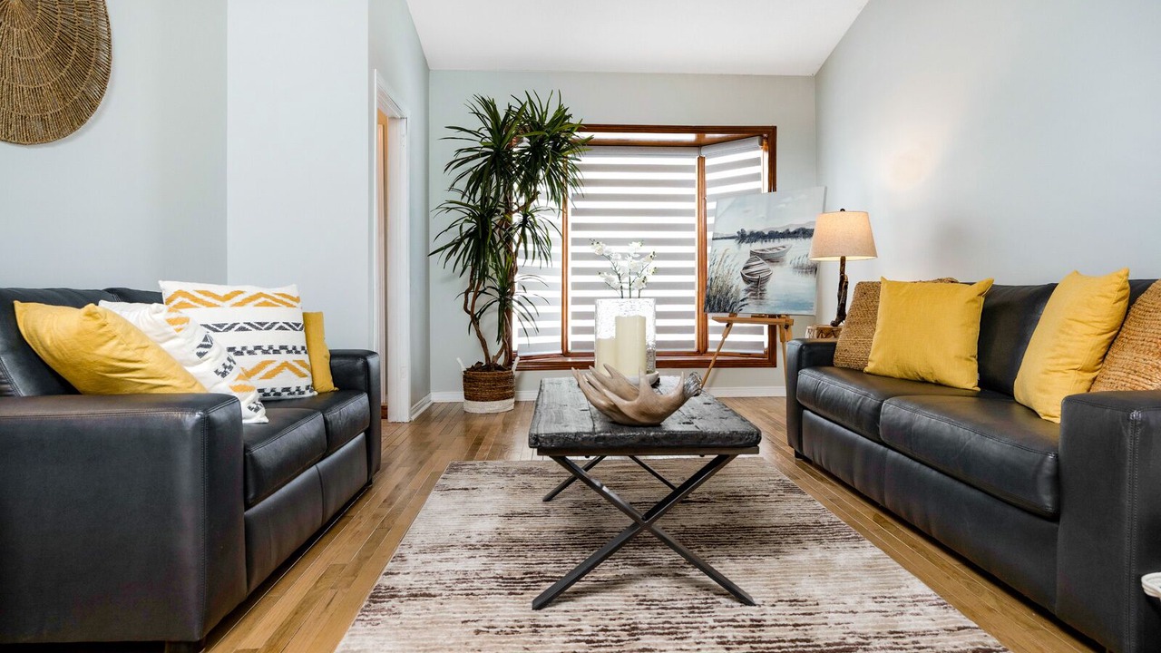 Photo of Livingroom in Wasaga Beach