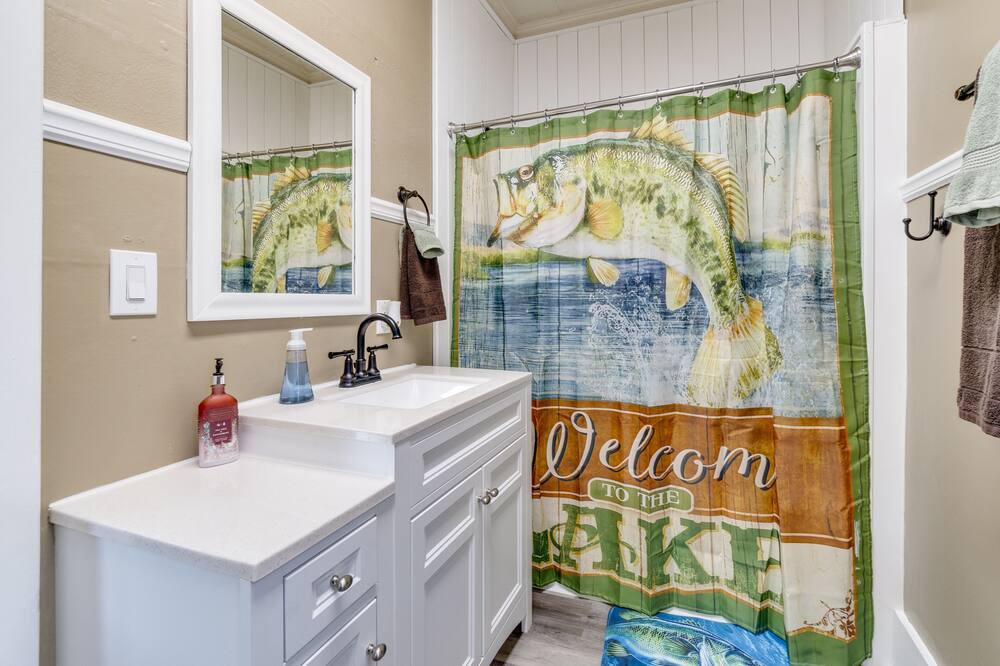 Photo of Bathroom in Port Clinton