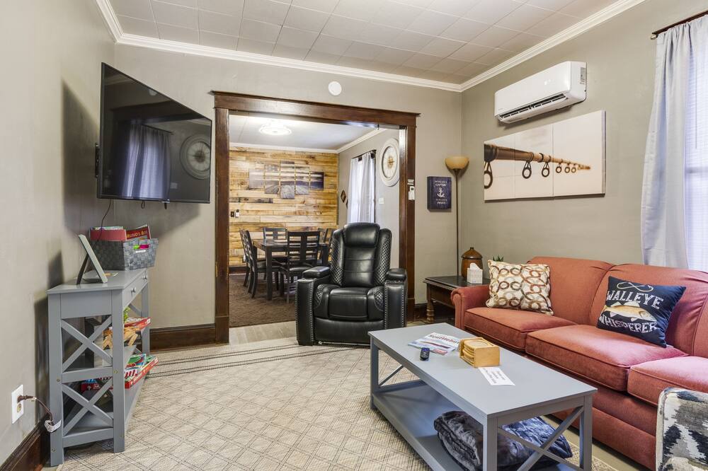 Photo of Livingroom in Port Clinton
