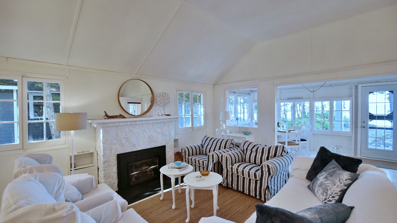 Photo of Livingroom in Tiny