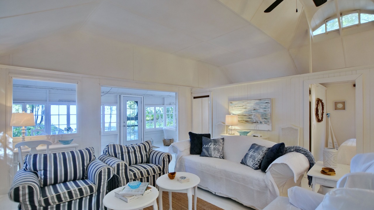 Photo of Livingroom in Tiny