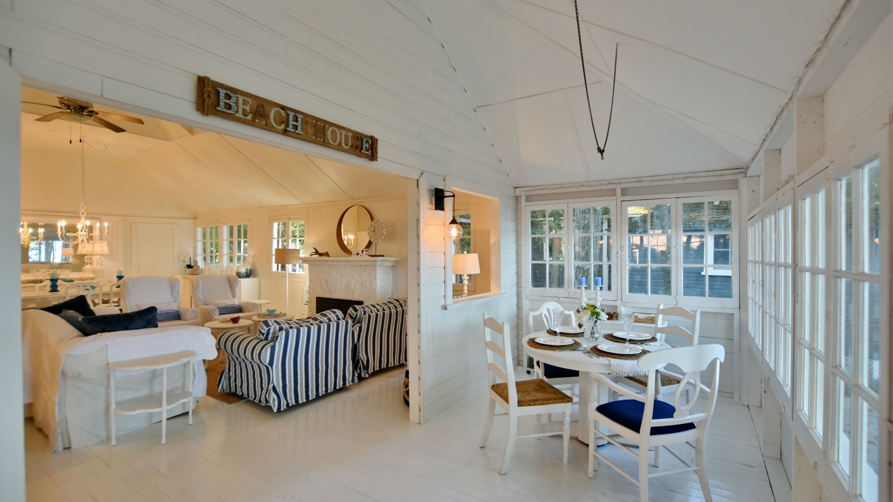 Photo of Livingroom in Tiny