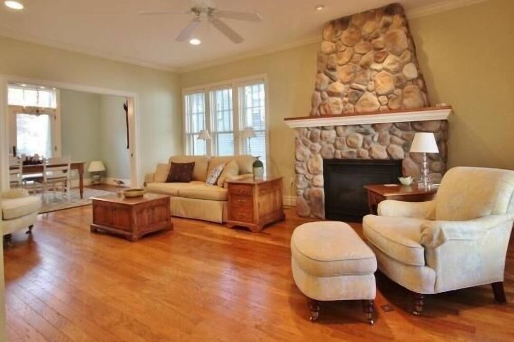 Photo of Livingroom in Chautauqua
