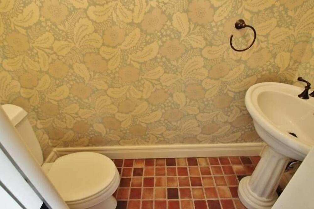 Photo of Bathroom in Chautauqua