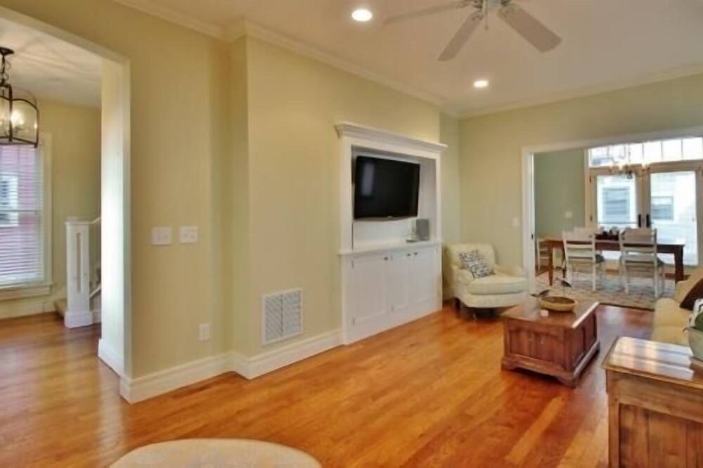 Photo of Livingroom in Chautauqua