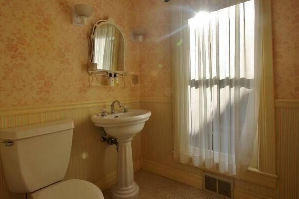 Photo of Bathroom in Chautauqua