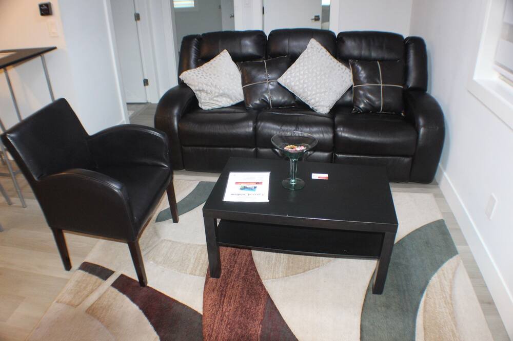 Photo of Livingroom in Guildford