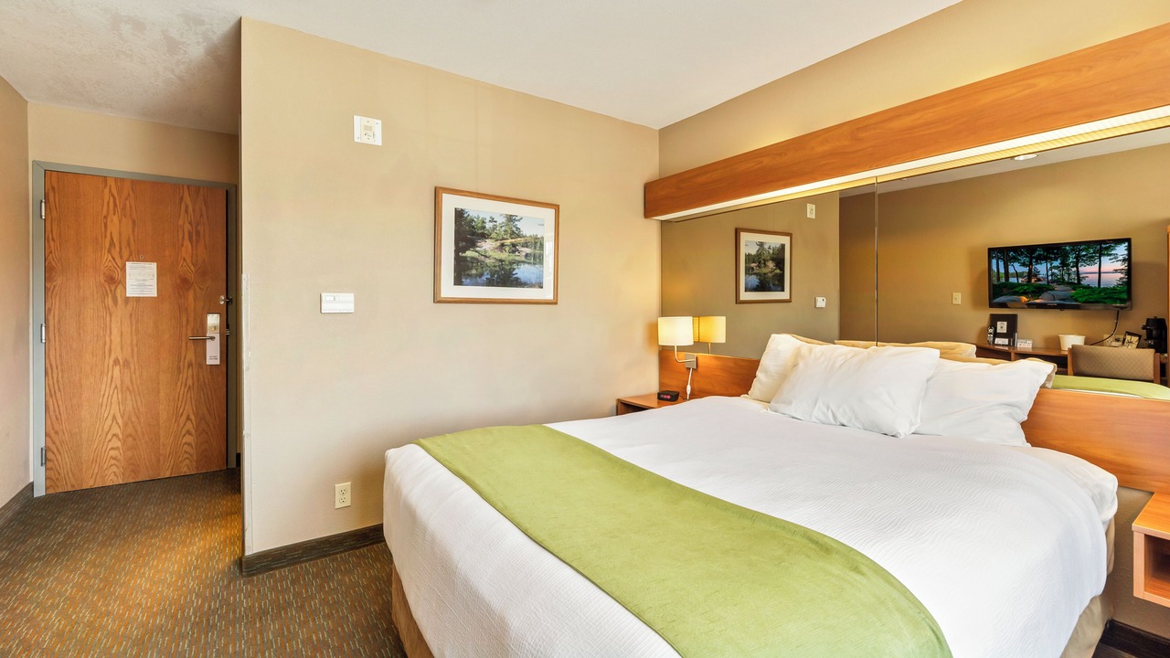 Photo of Bedroom in Parry Sound