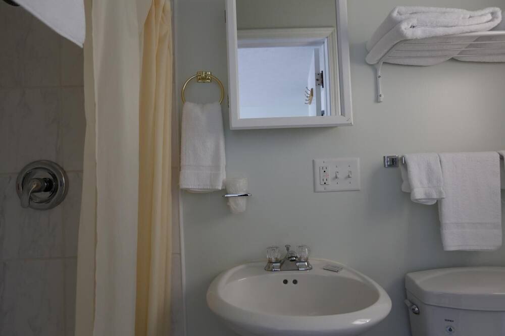 Photo of Bathroom in Clyde