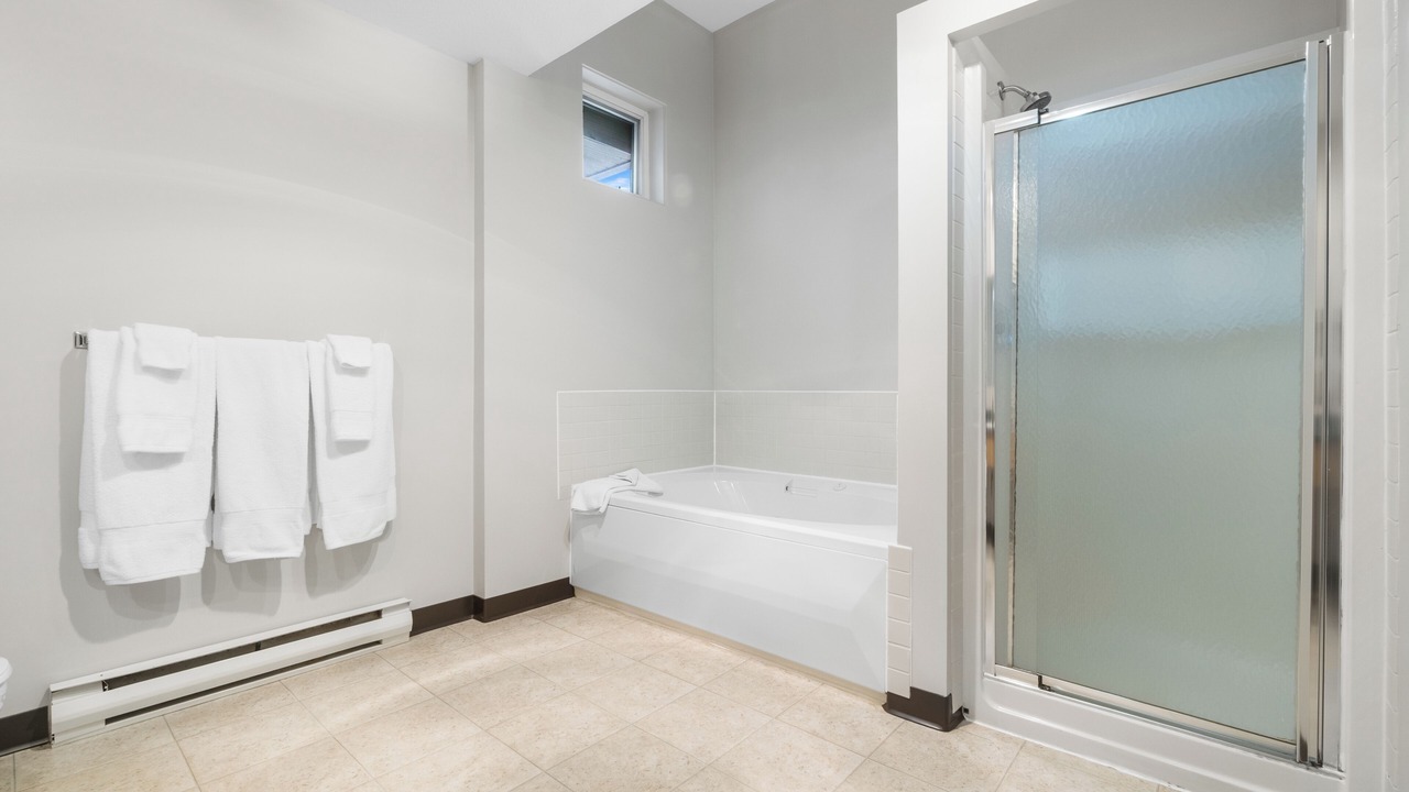 Photo of Bathroom in Nakusp