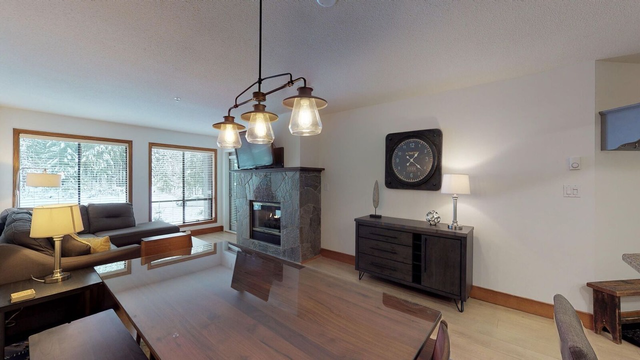 Photo of Livingroom in Upper Village