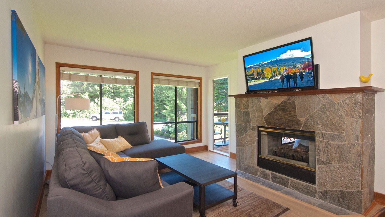 Photo of Livingroom in Upper Village