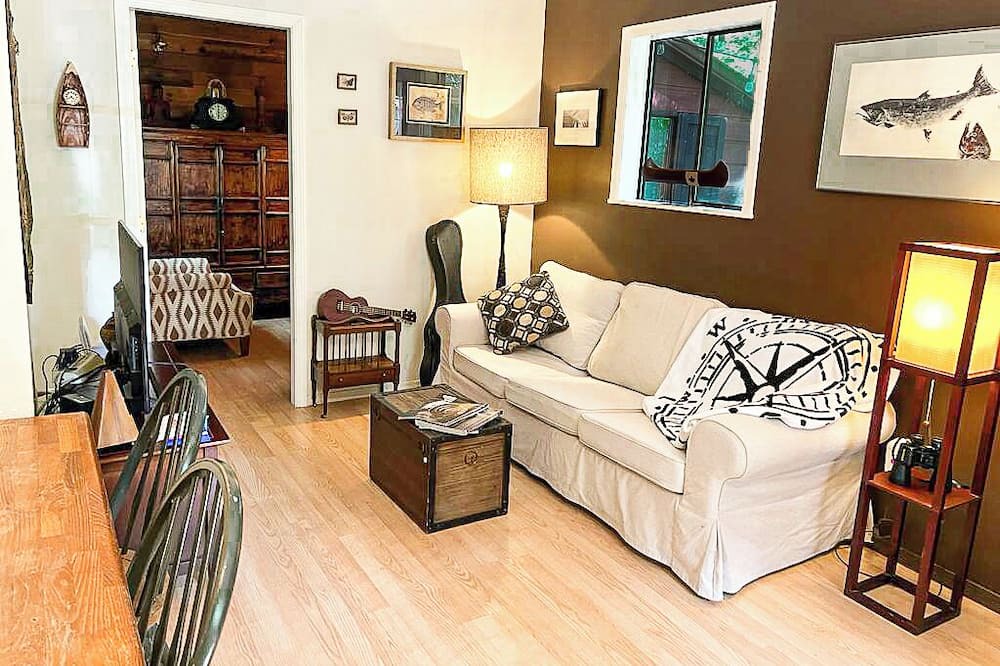 Photo of Livingroom in Maple Ridge