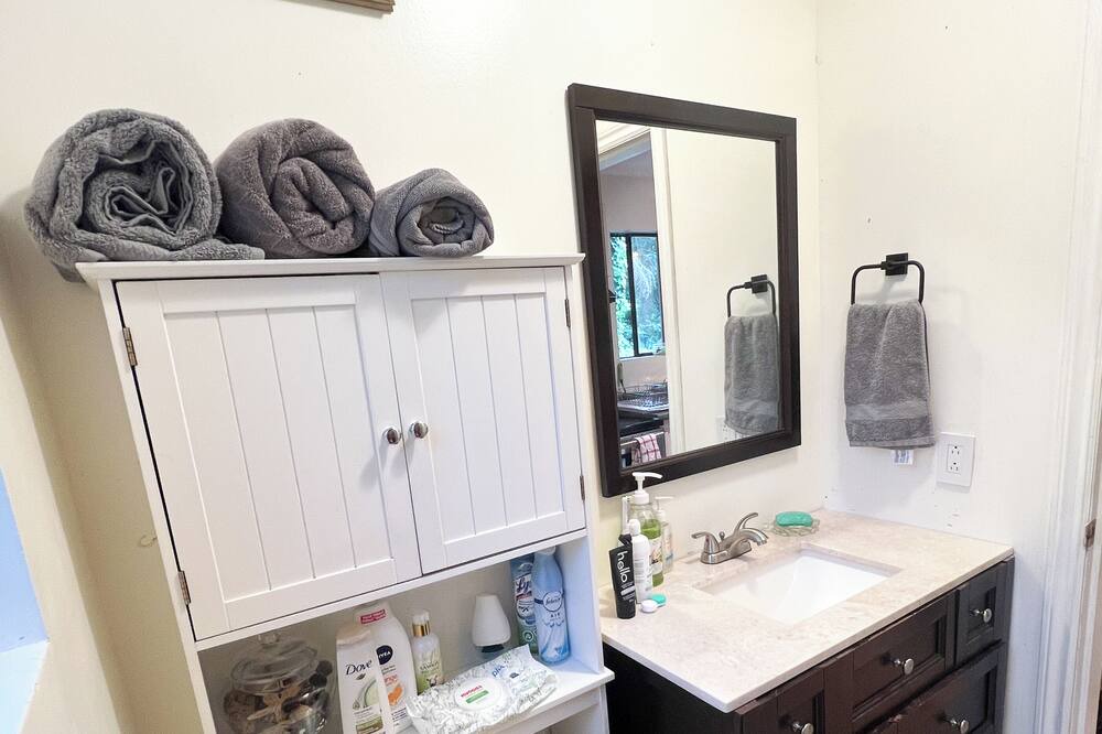Photo of Bathroom in Maple Ridge