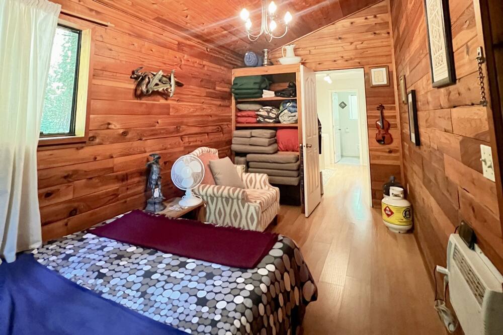 Photo of Bedroom in Maple Ridge