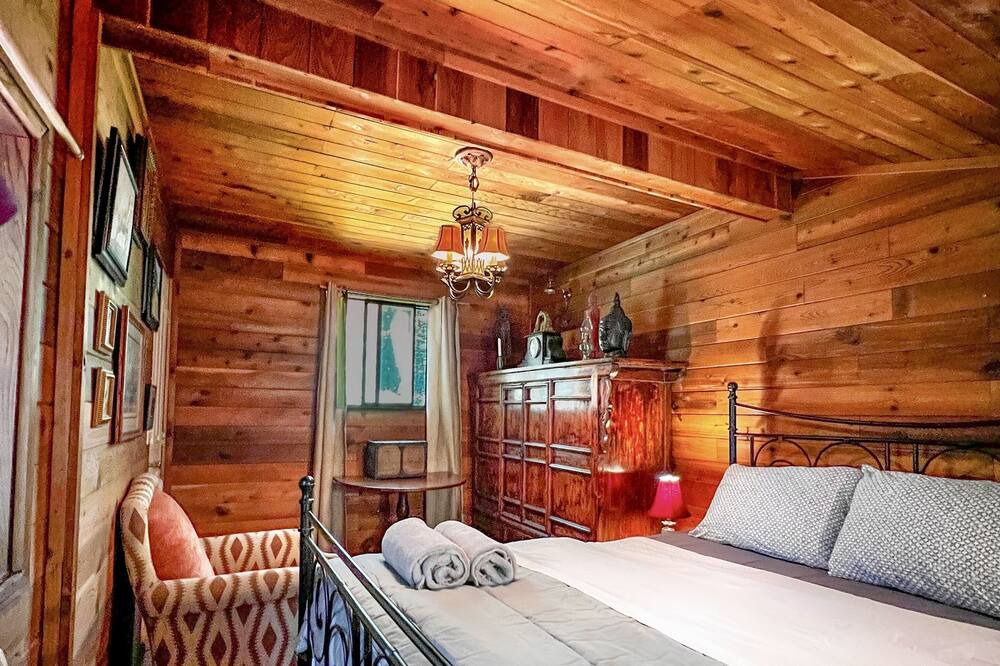 Photo of Bedroom in Maple Ridge