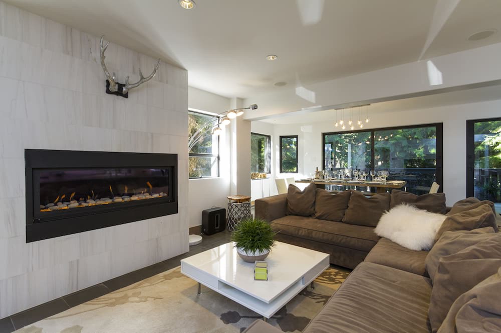 Photo of Livingroom in Whistler