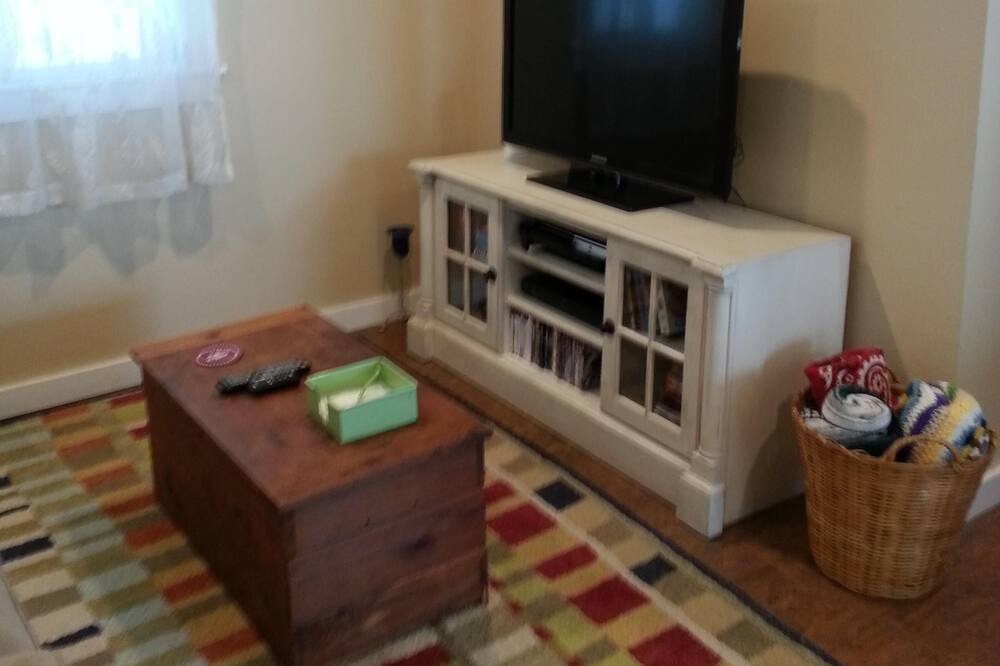 Photo of Bedroom in Romulus