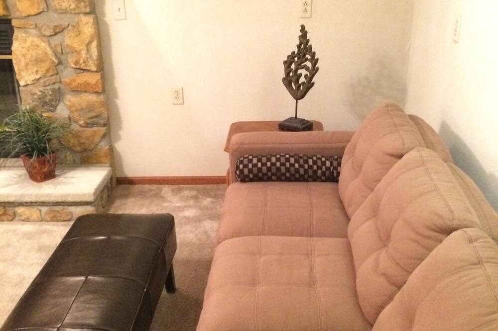 Photo of Livingroom in Huron