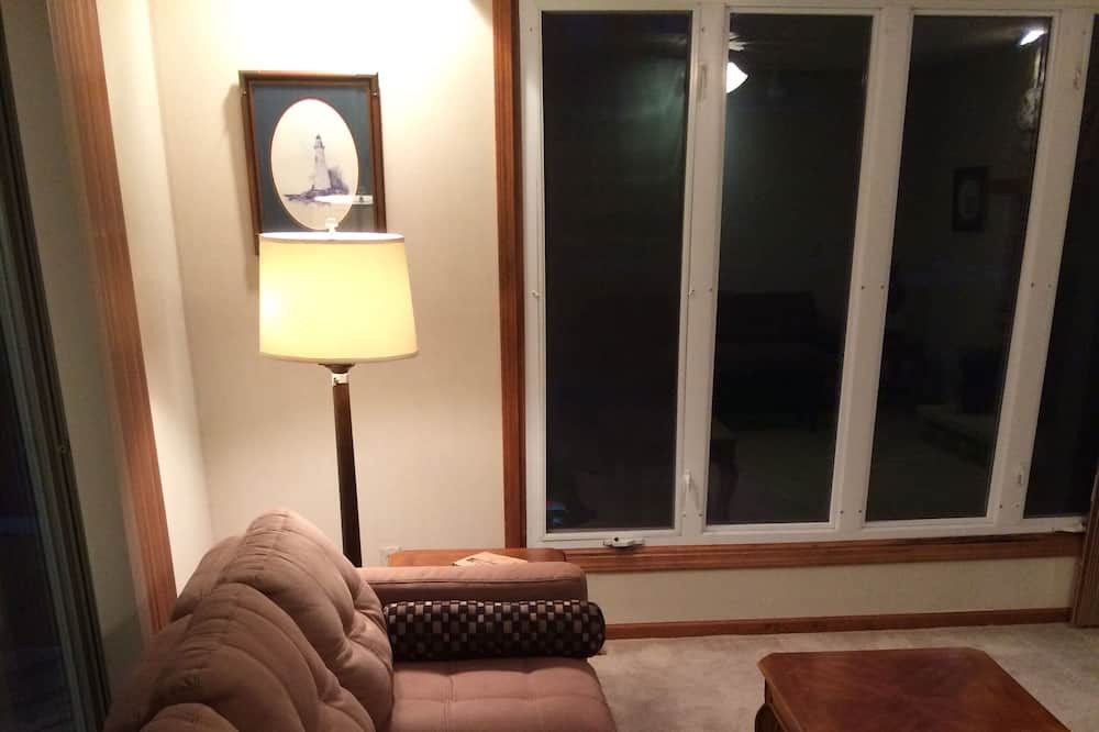Photo of Livingroom in Huron