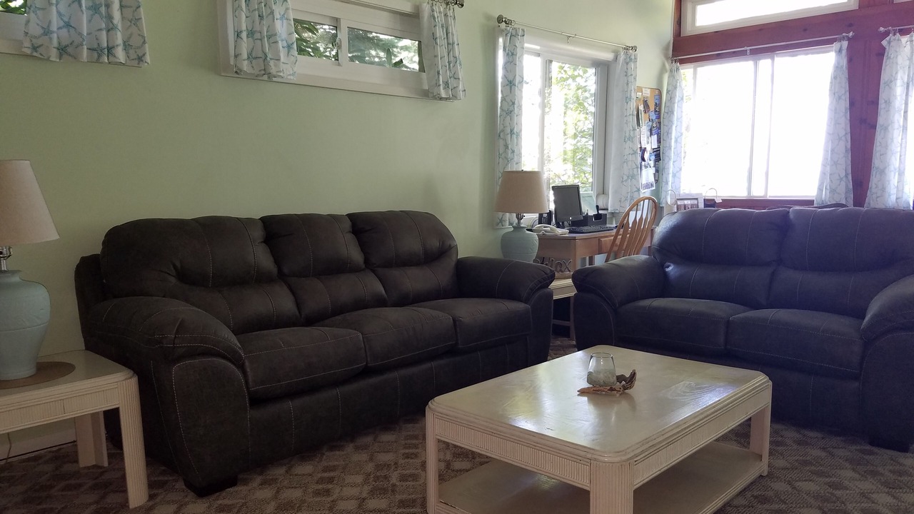 Photo of Livingroom in Madison-on-the-Lake