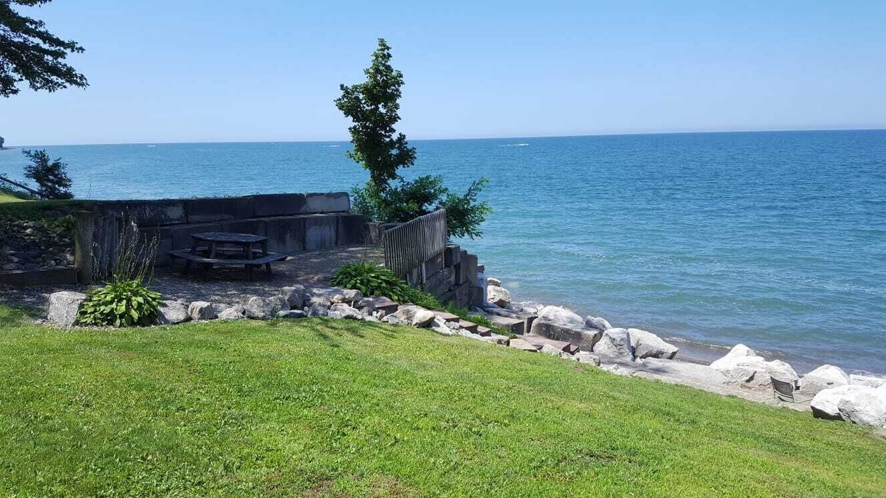 Photo of Outdoor in Madison-on-the-Lake