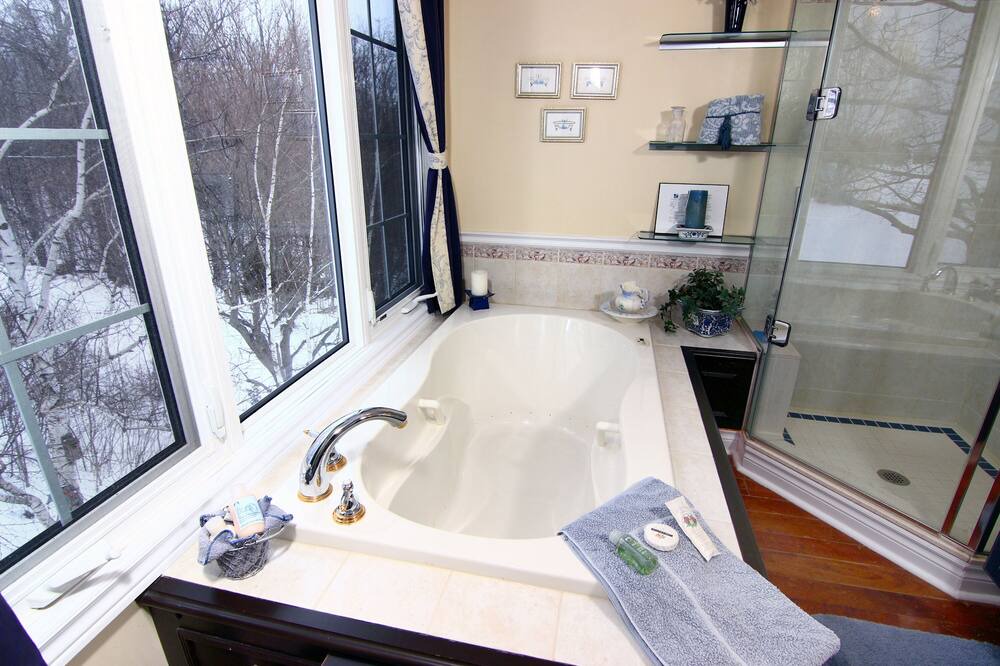Photo of Bathroom in Louth